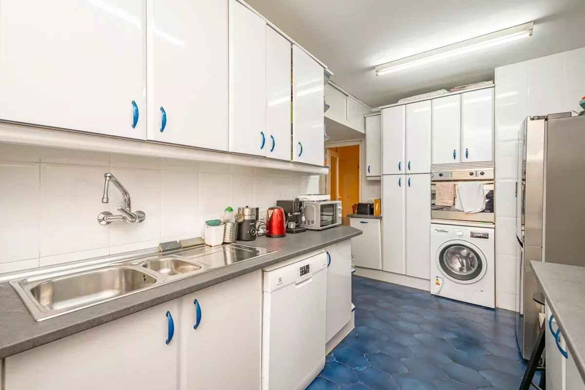 3e49ff90378cd414040add75297eb478 f2d0374295 1200 original - Attribut alt par défaut.