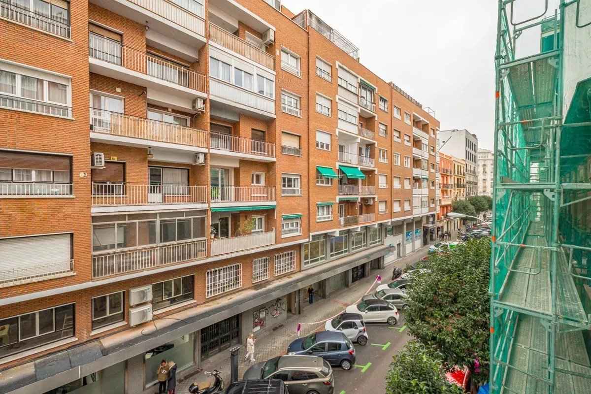 D18f0b15349cef6cc5dedc5763fbc1a0 3ab93b5d6a 1200 original - Attribut alt par défaut.