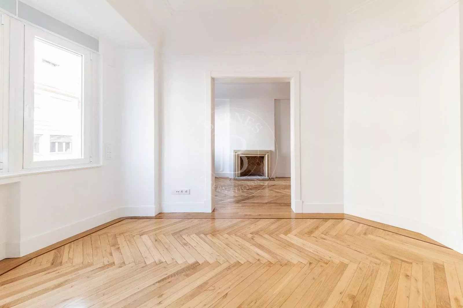 7cea4166a9ba5f53e2c8f2d8b3ff37e9 b0692af552 1600 original - Attribut alt par défaut.