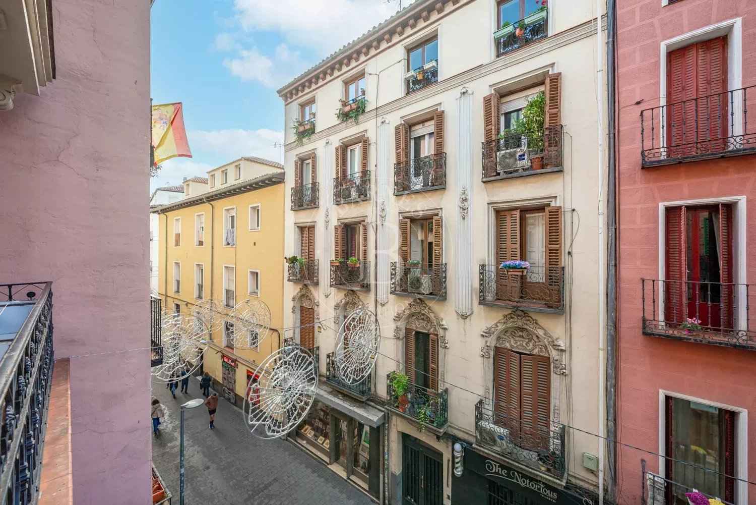 5aa9ce8f6130077750b0e1aaf8bd0785 c33b0c4379 1500 original - Attribut alt par défaut.