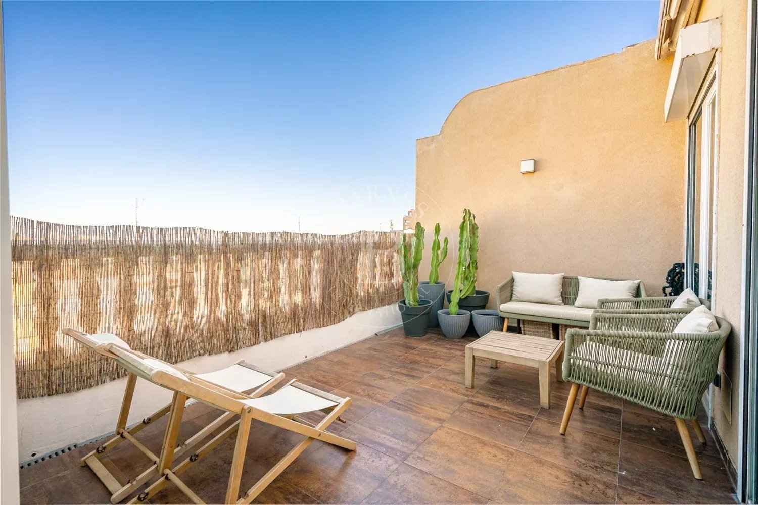 Ab3cb4817ba6c29efadd8dce62f3970f 9f4ad9bbd2 1500 original - Attribut alt par défaut.