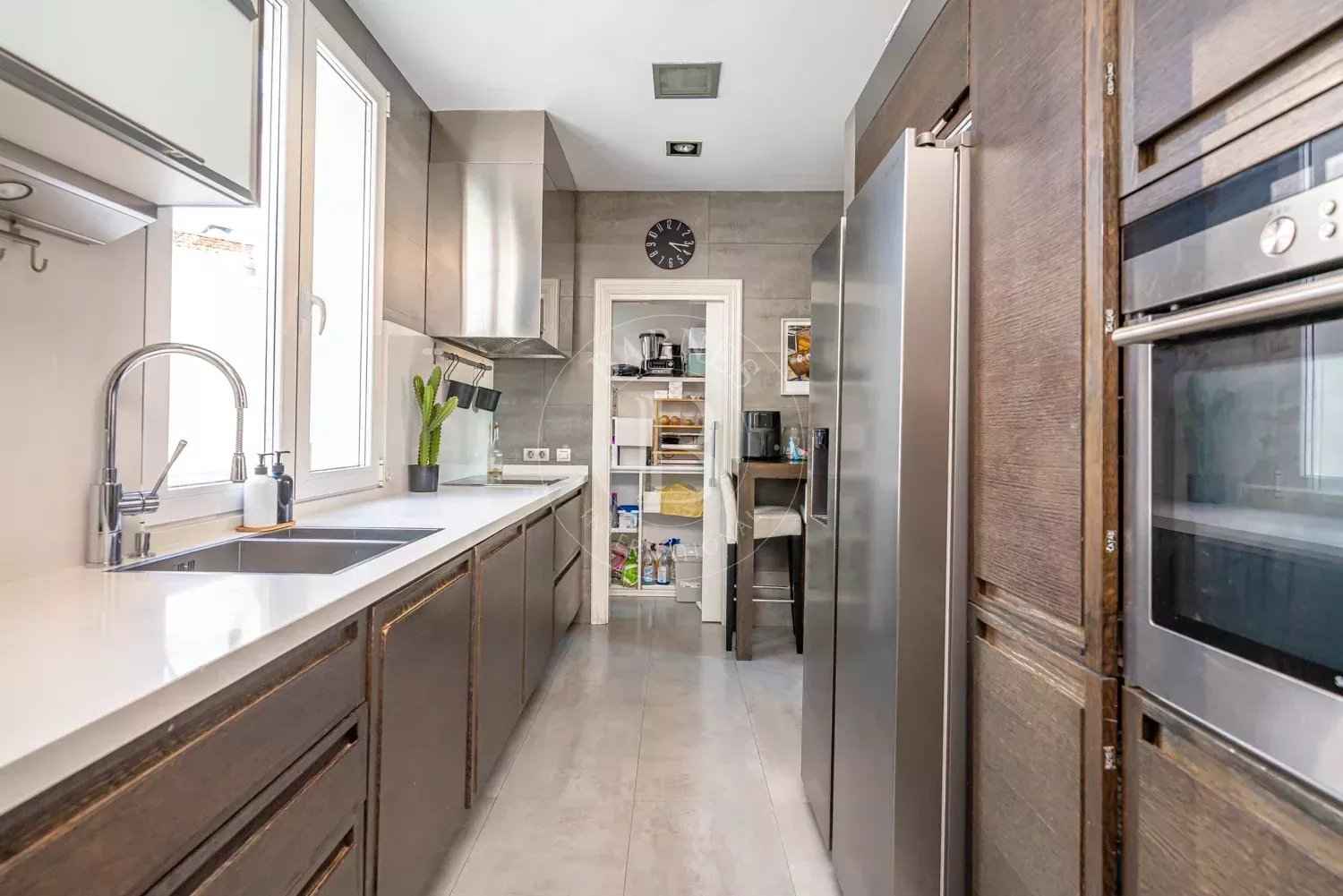 92e37ee70abb6a1f25fc9d2ea7cf44b4 8befd99700 1500 original - Attribut alt par défaut.