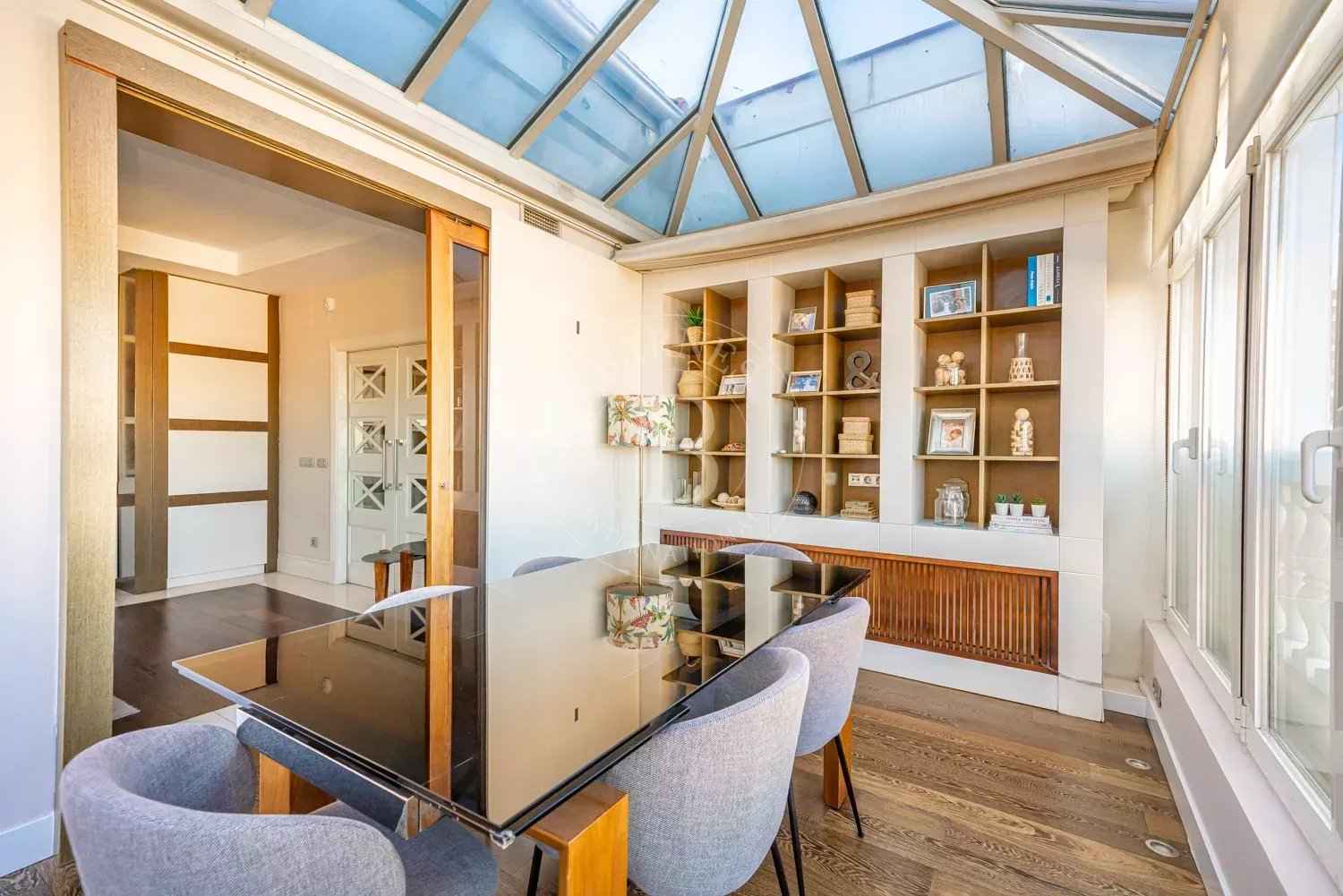 3b0806fdfc16dd56776bdb78baa773da 1e854539c6 1500 original - Attribut alt par défaut.