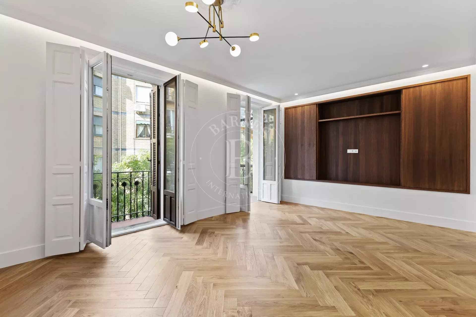 Aed32207f7be7212ae328c213c43e13c a49e1736ca 1920 original - Attribut alt par défaut.