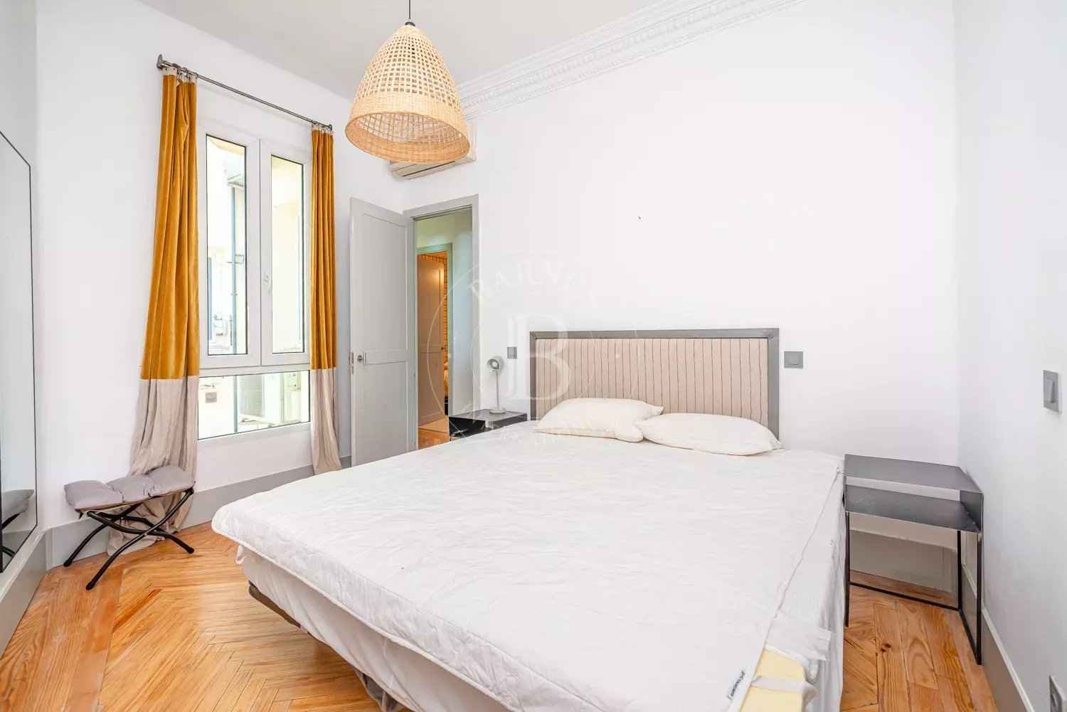 893ba59ae8a8724459f34d9653e1cc14 45d78d3f87 1500 original - Attribut alt par défaut.