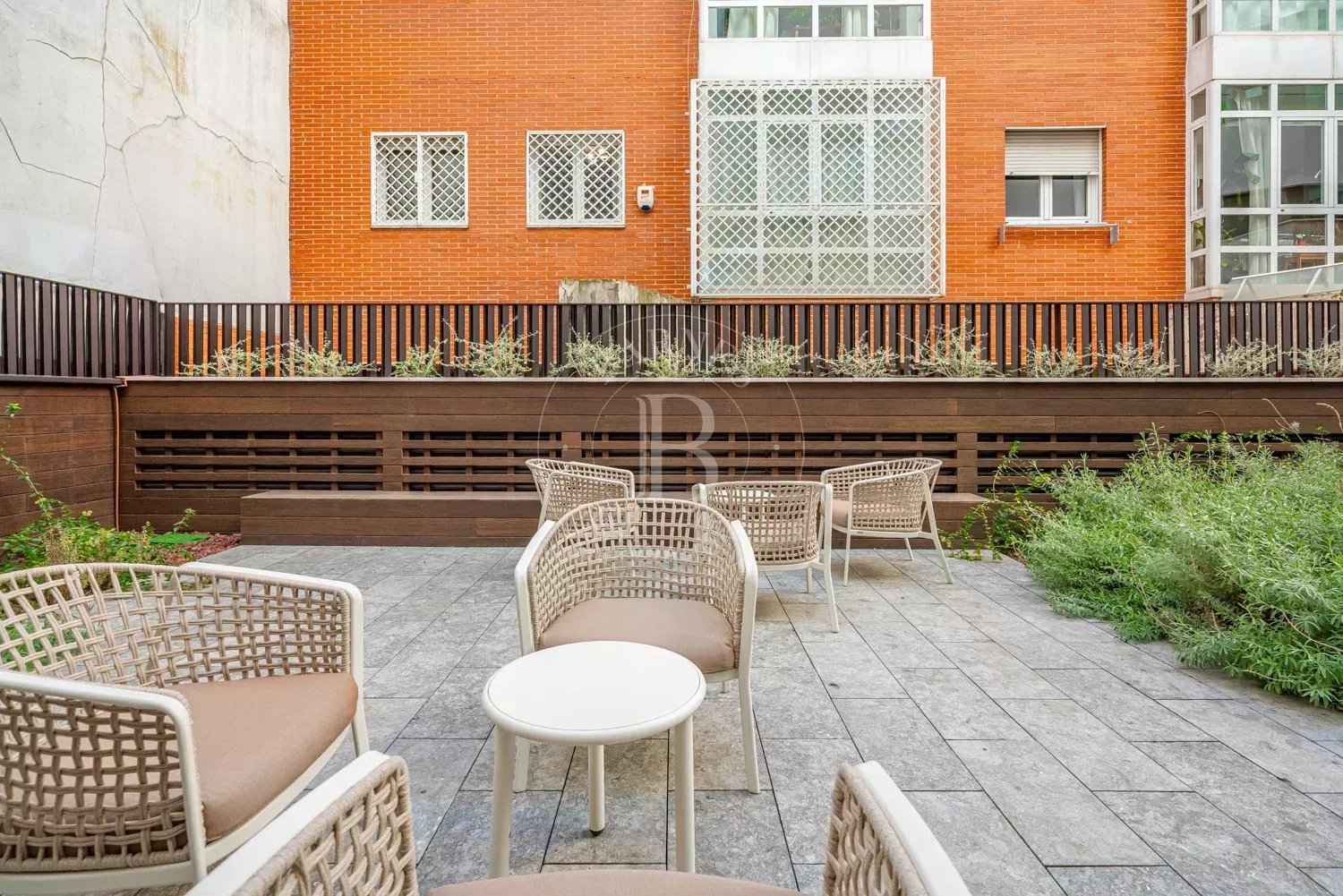 98641d4b29e64411ba87301381f7fbc0 849d3733af 1500 original - Attribut alt par défaut.