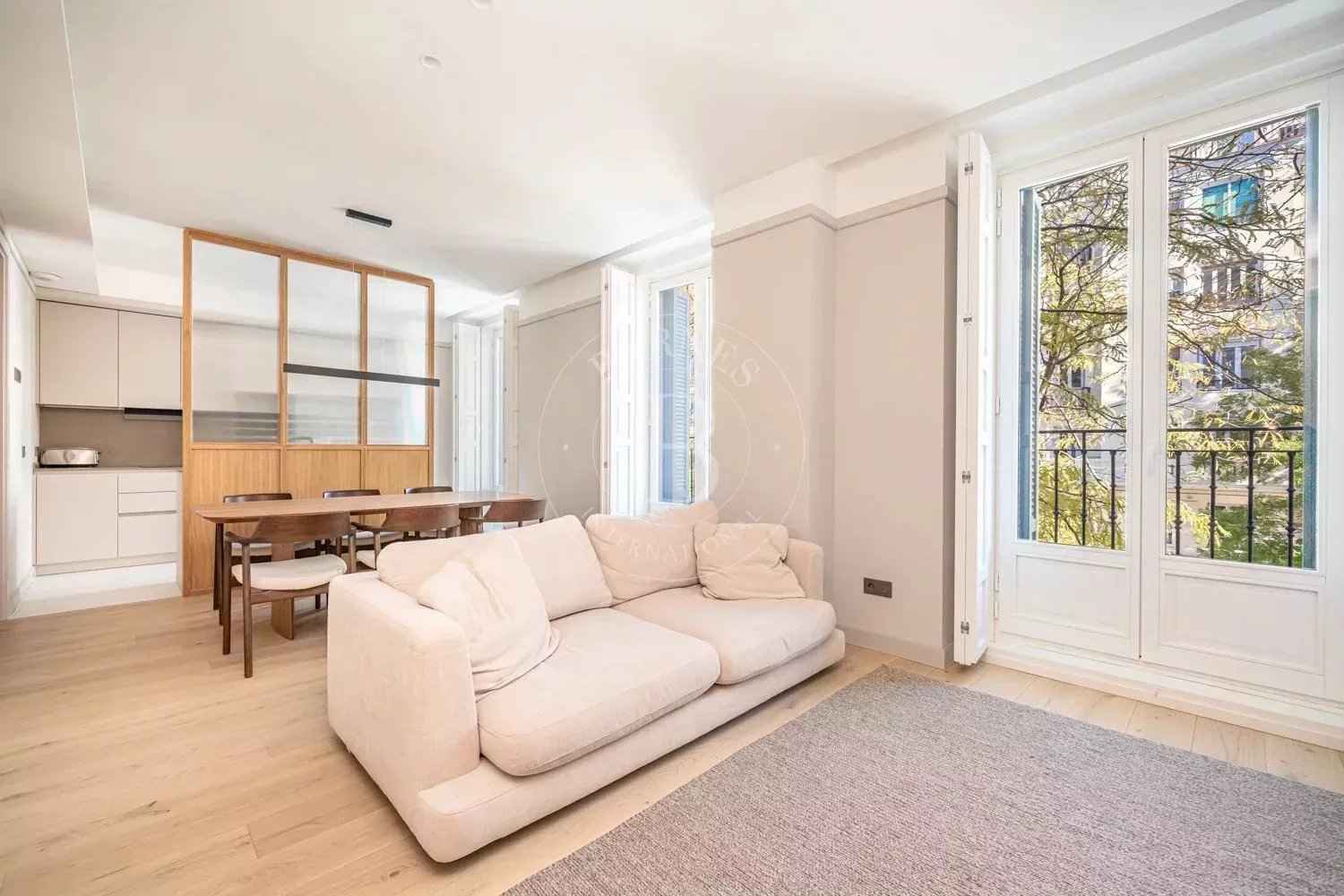 94214f19552e4466a391106f40bc75aa a127791163 1500 original - Attribut alt par défaut.