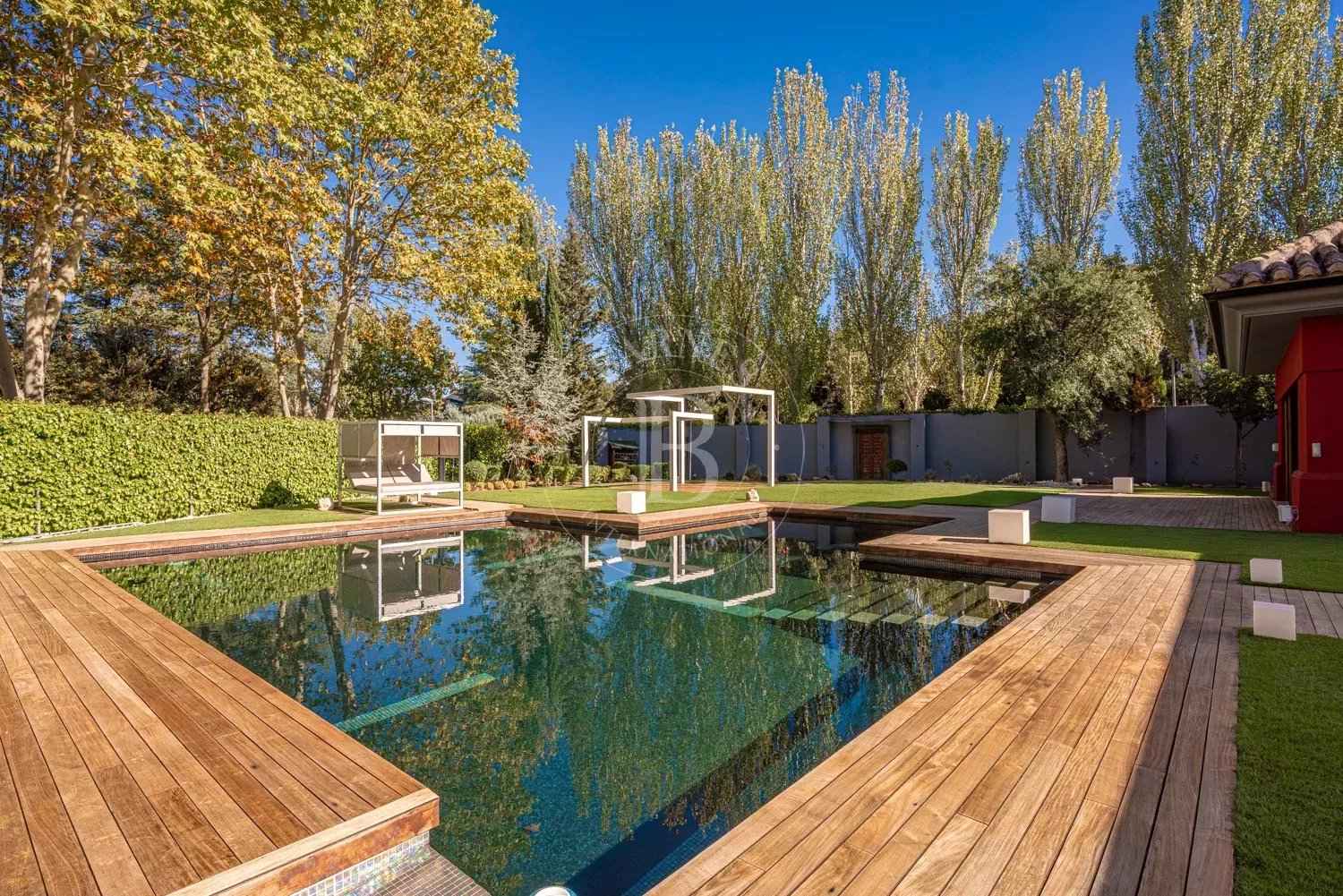 Ffce5696ef699dfd317dedce3bb7b714 884b307c62 1500 original - Attribut alt par défaut.