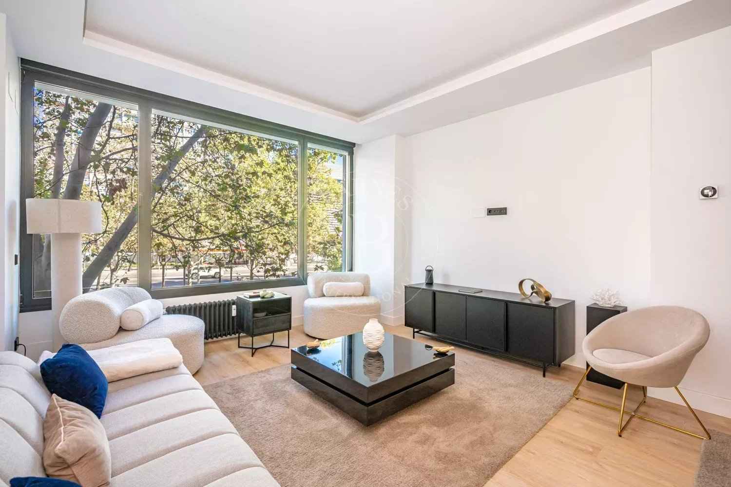 4aacb31abc20013757ff7773e7957874 48b4ff47e8 1500 original - Attribut alt par défaut.