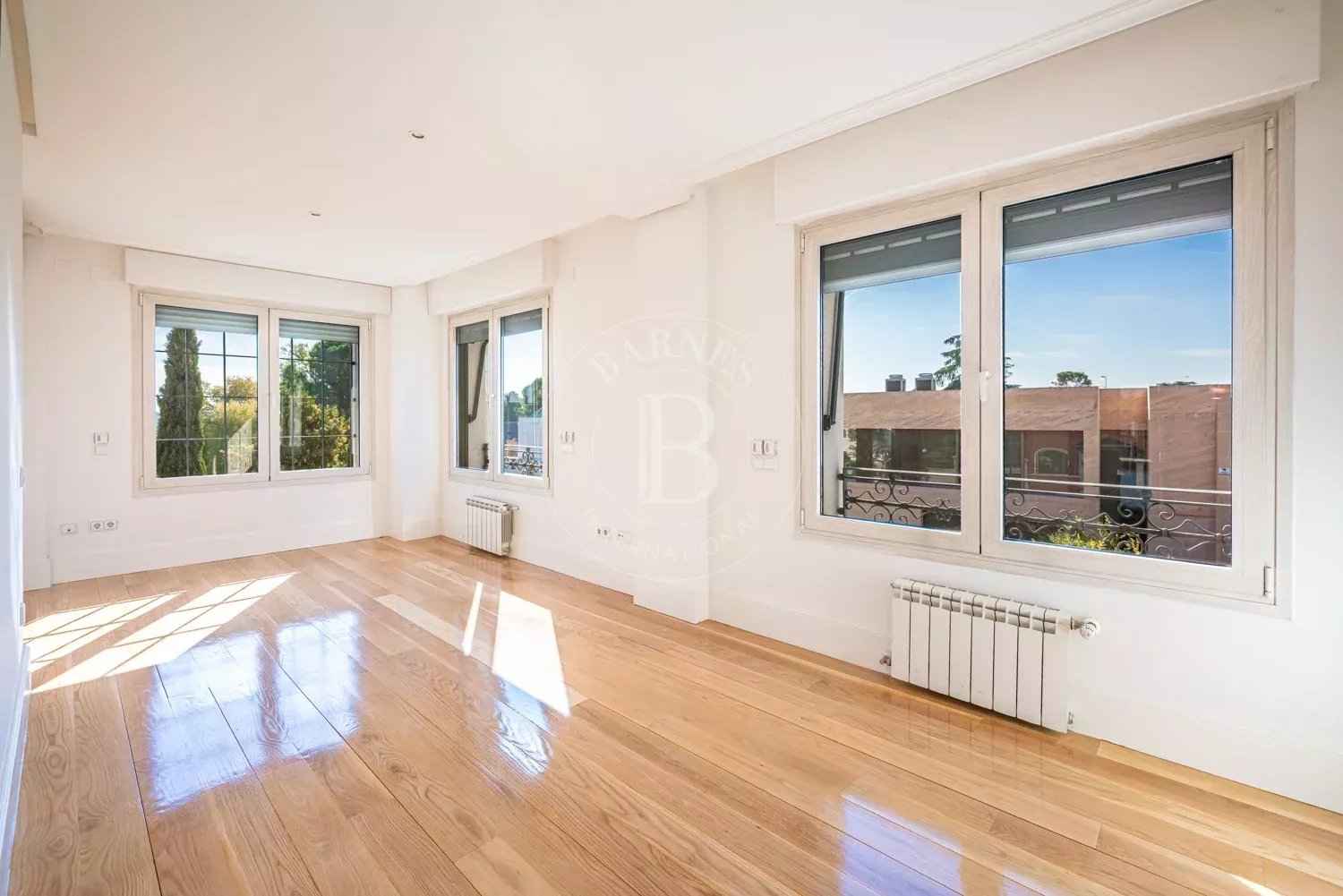 823feebb8ef982c0d9f5af4ead3e6c73 d3f4212faa 1500 original - Translation missing: en.helpers.application.image_tag.default_alt