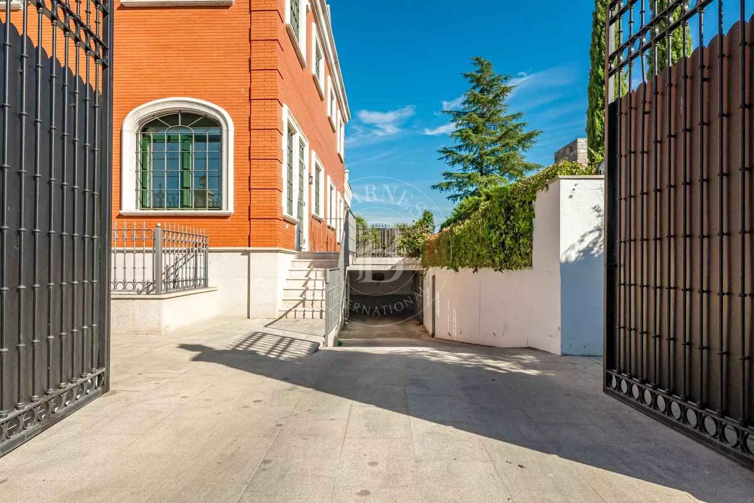 50cd998789a8fa353c2d5427dff5651e c96fc9f482 1500 original - Translation missing: en.helpers.application.image_tag.default_alt