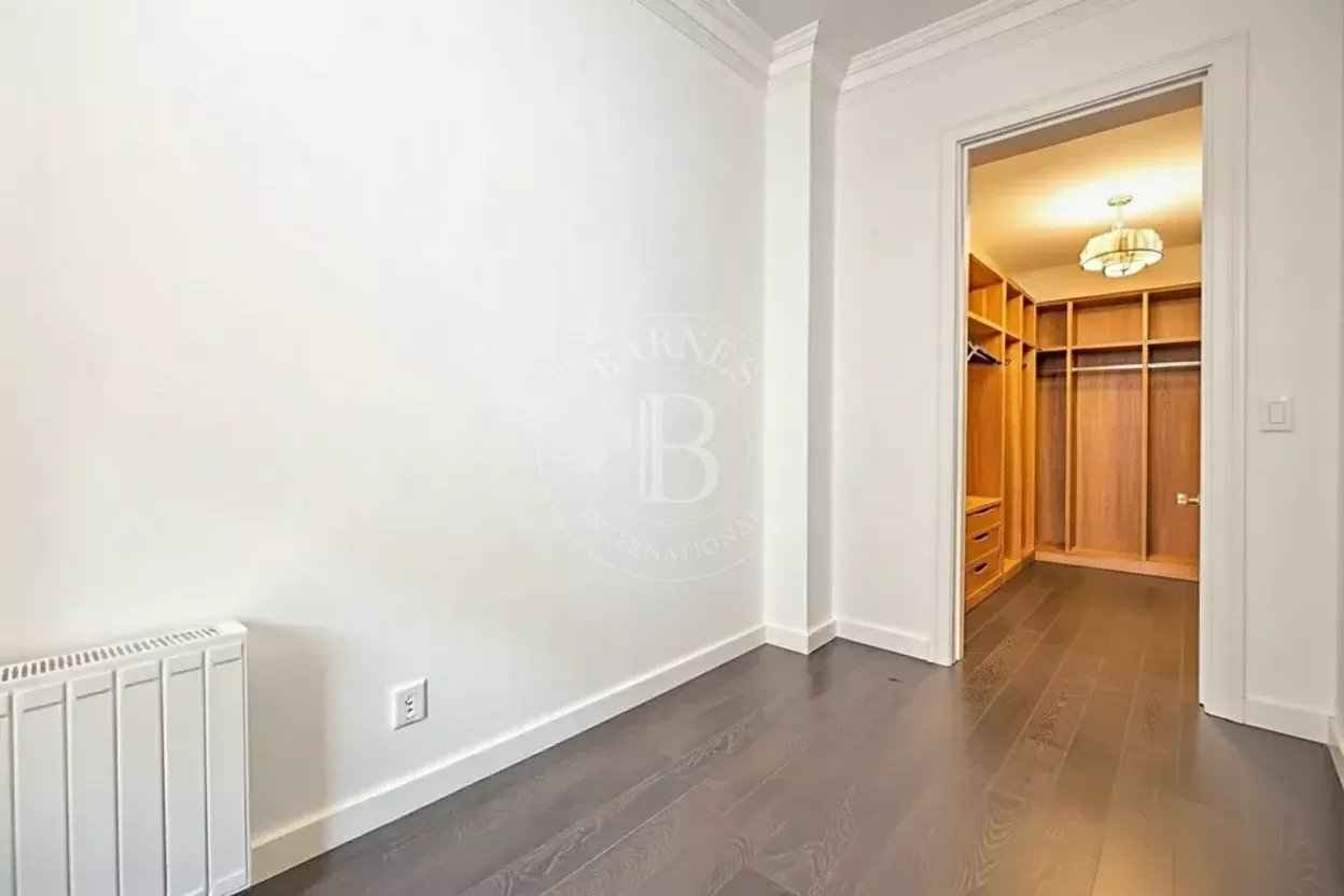 497d27c3f5922e4efd571996ff0ca4d8 74a3e5d5b6 1248 original - Attribut alt par défaut.