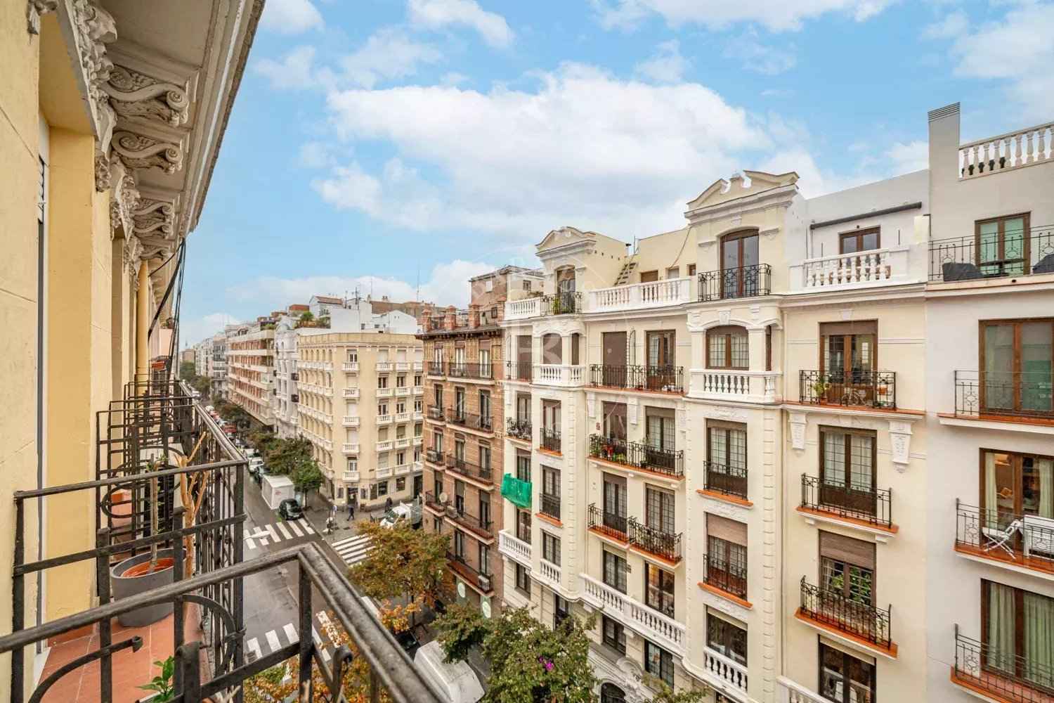 271bdef88b27c63ac49a83a90c3ed9e3 e2060b249a 1500 original - Attribut alt par défaut.