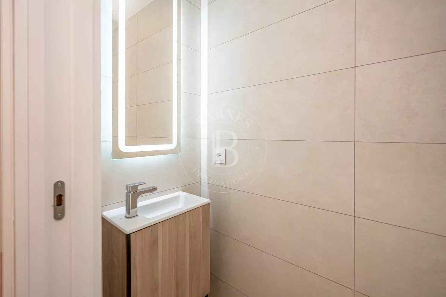 2d880e9c8f1b7dd173bc2a658944d34c f8105a339c 1500 original - Attribut alt par défaut.