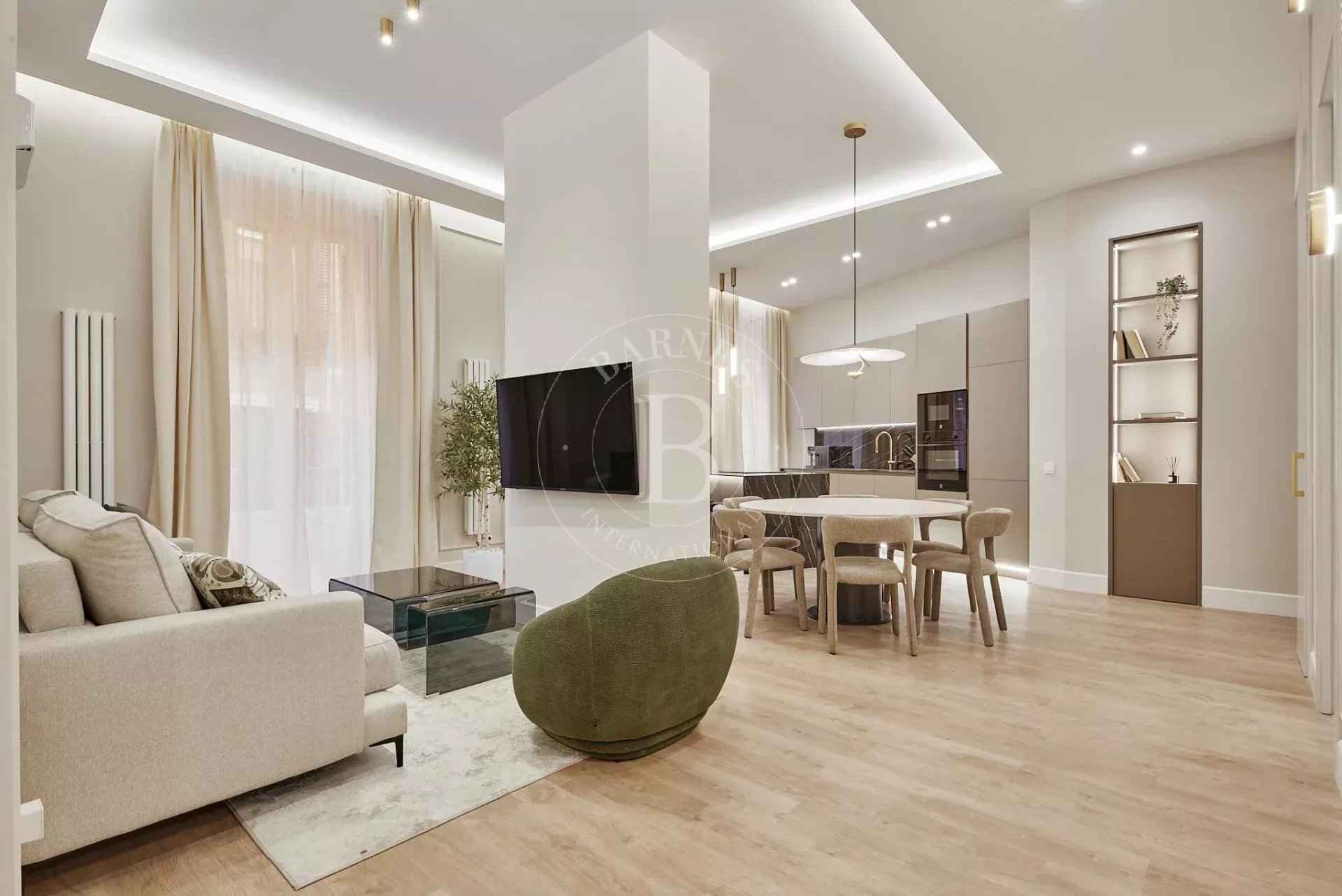 0ccbd12513553a2310a480460ef2339d 8a99f74c91 1920 original - Attribut alt par défaut.